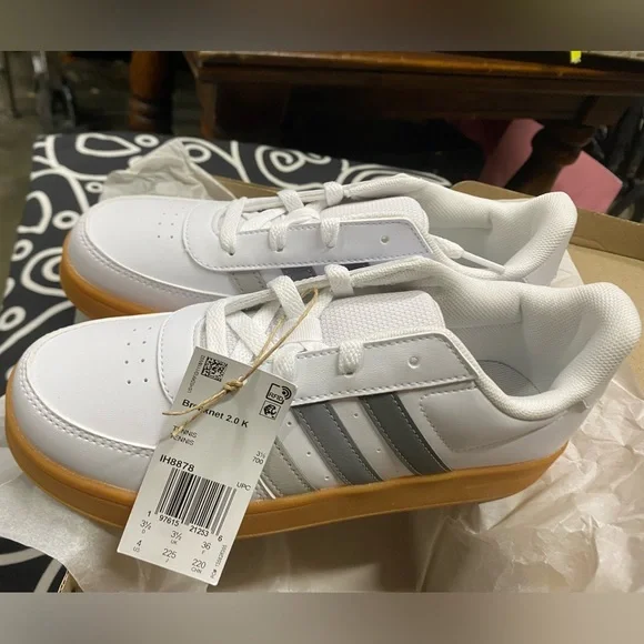 SOLD Adidas White and Gray Shoes with Gum Sole - Picture 2 of 6